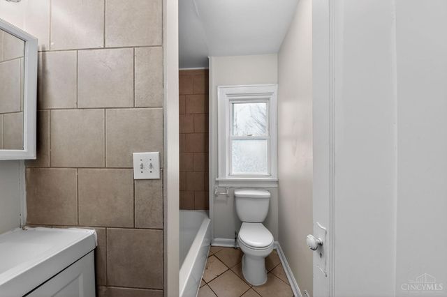 3111 Cavanaugh Avenue, Cincinnati, OH 45211