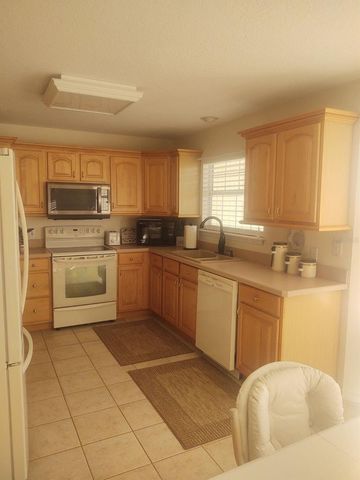 5655 MARION COUNTY ROAD, Lady Lake, FL 32159