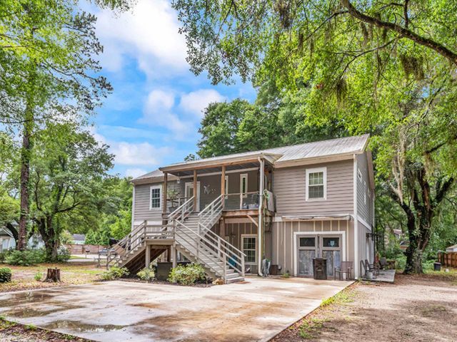 709 Old Waccamaw Dr., Pawleys Island, SC 29585
