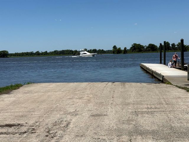 709 Old Waccamaw Dr., Pawleys Island, SC 29585