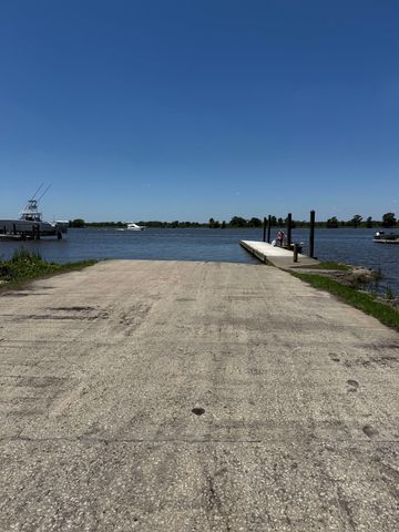 709 Old Waccamaw Dr., Pawleys Island, SC 29585