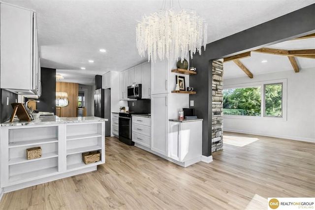 4732 Manchester Drive, Omaha, NE 68152