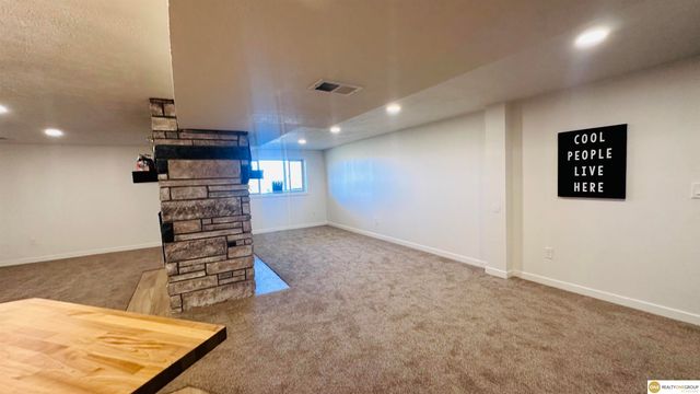 4732 Manchester Drive, Omaha, NE 68152