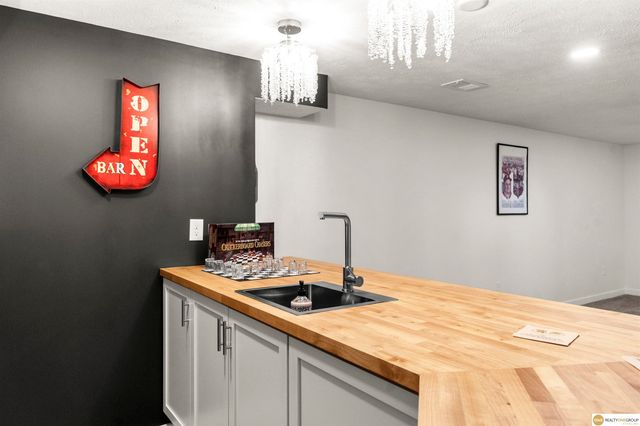 4732 Manchester Drive, Omaha, NE 68152