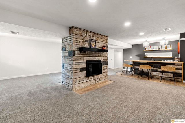 4732 Manchester Drive, Omaha, NE 68152