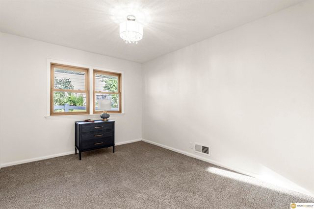 4732 Manchester Drive, Omaha, NE 68152