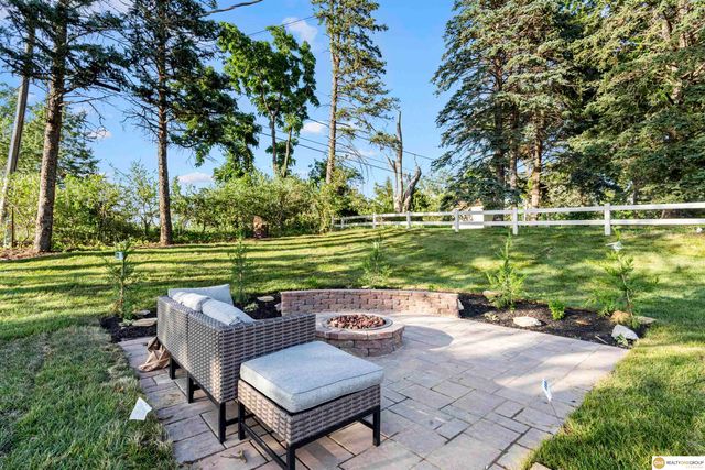 4732 Manchester Drive, Omaha, NE 68152