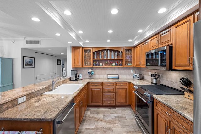 1480 GULF BOULEVARD 204, Clearwater Beach, FL 33767