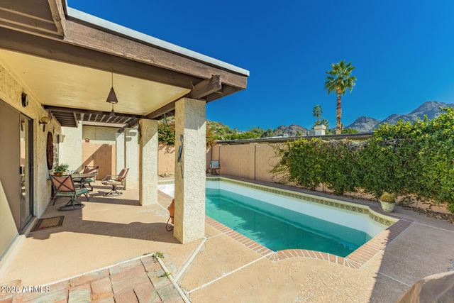 1709 E FRIER Drive, Phoenix, AZ 85020