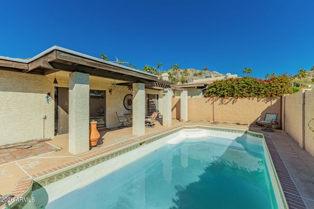 1709 E FRIER Drive, Phoenix, AZ 85020