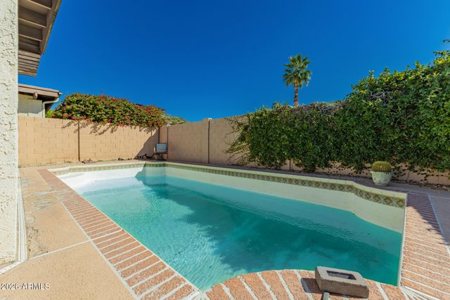 1709 E FRIER Drive, Phoenix, AZ 85020