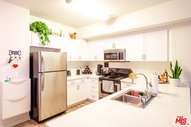 12655 Bluff Creek Drive 118, Los Angeles, CA 90094