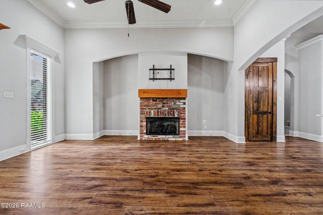 223 Santander Drive, Youngsville, LA 70592