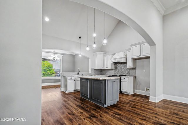 223 Santander Drive, Youngsville, LA 70592