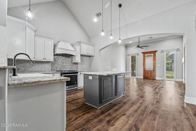 223 Santander Drive, Youngsville, LA 70592
