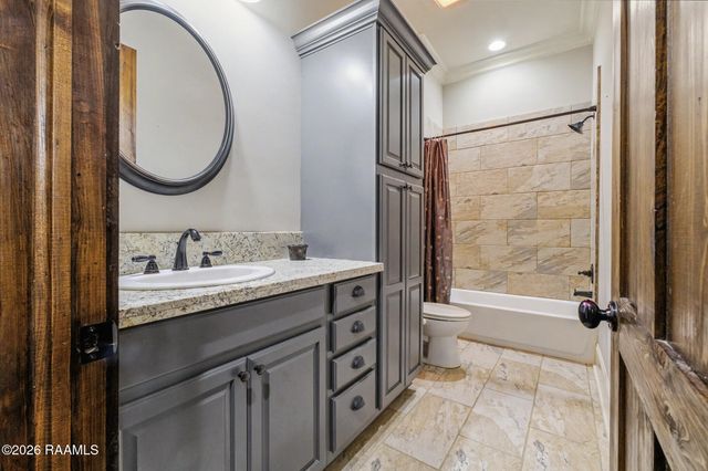 223 Santander Drive, Youngsville, LA 70592