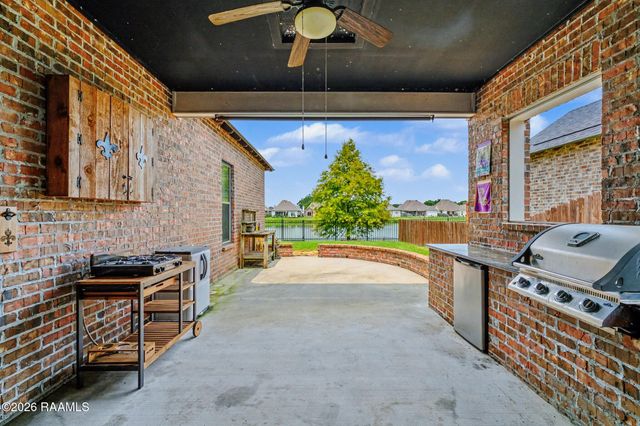 223 Santander Drive, Youngsville, LA 70592