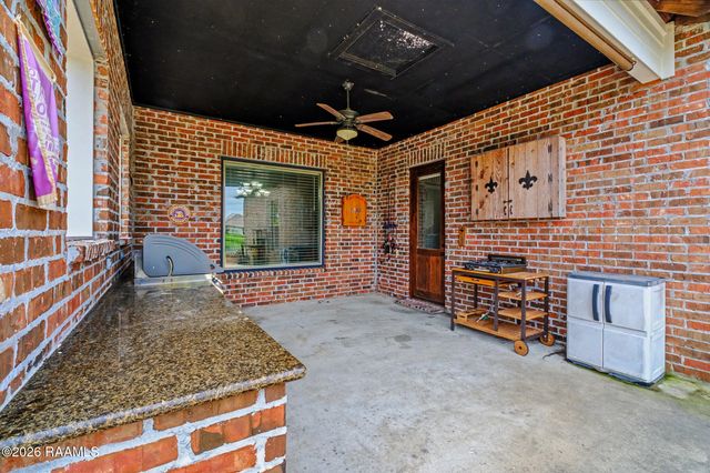 223 Santander Drive, Youngsville, LA 70592