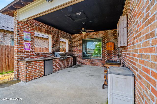 223 Santander Drive, Youngsville, LA 70592