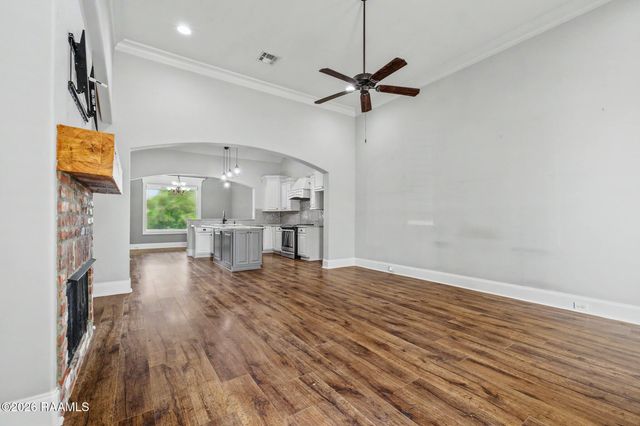223 Santander Drive, Youngsville, LA 70592