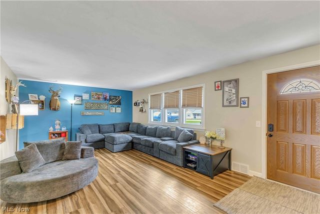 10273 E River Road, Elyria, OH 44035