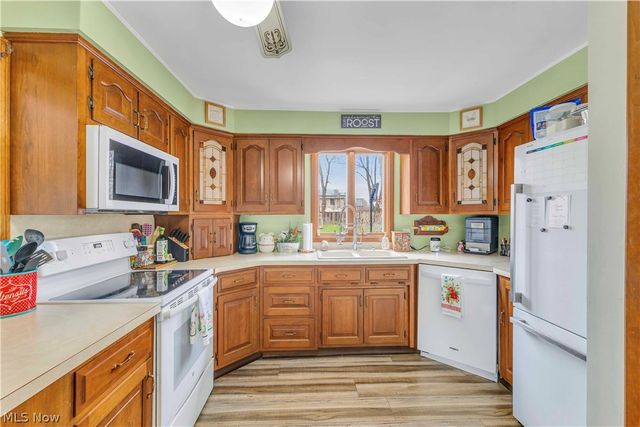 10273 E River Road, Elyria, OH 44035