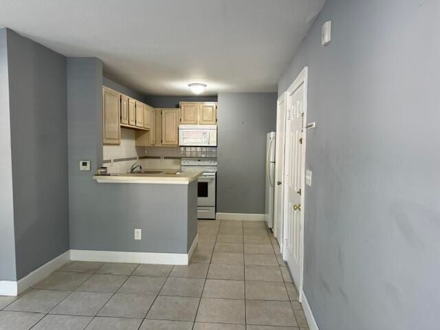1865 Palm Cove Boulevard 9-106, Delray Beach, FL 33445