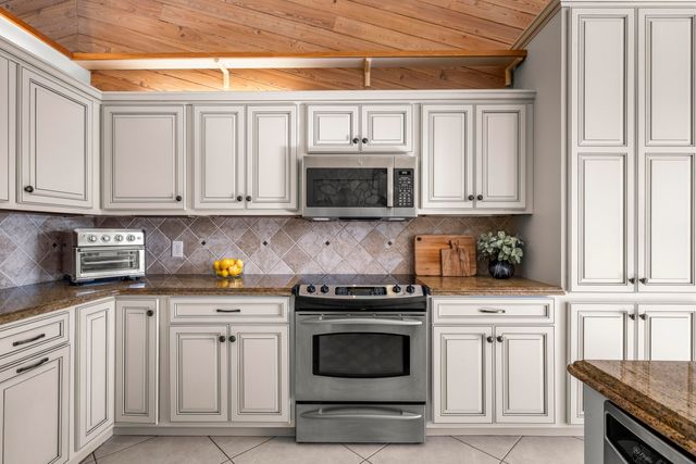 18321 SE Cassia Lane, Jupiter, FL 33469