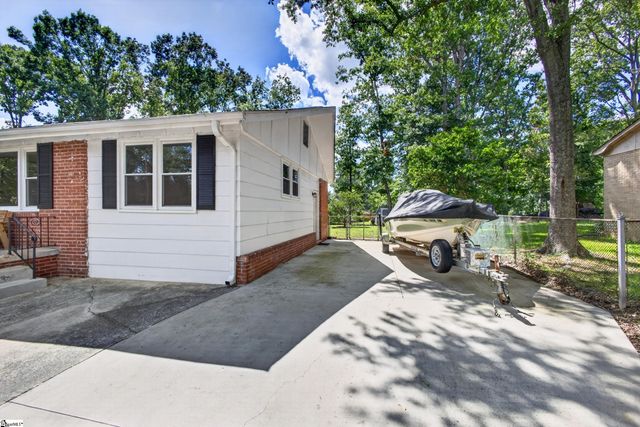 200 Creighton Drive, Taylors, SC 29687