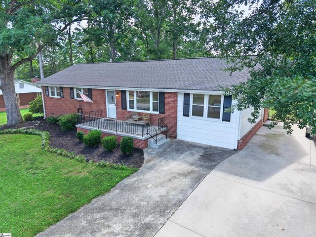200 Creighton Drive, Taylors, SC 29687