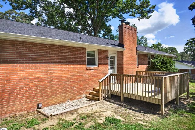 200 Creighton Drive, Taylors, SC 29687