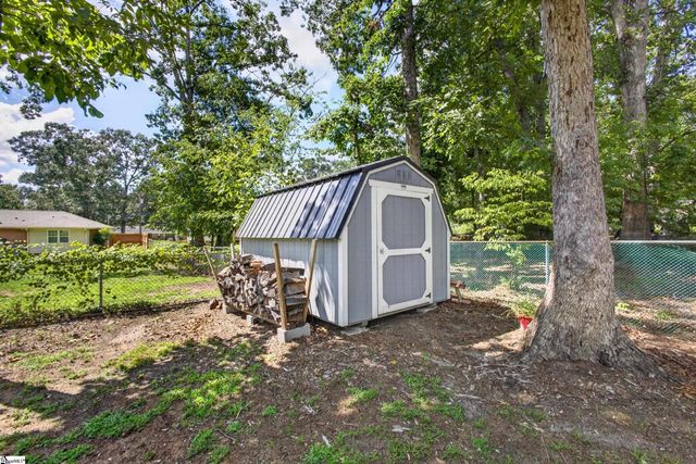 200 Creighton Drive, Taylors, SC 29687