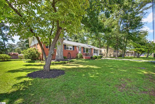 200 Creighton Drive, Taylors, SC 29687