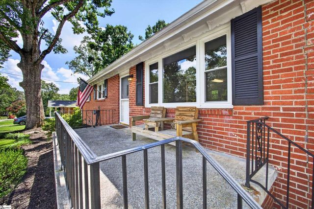 200 Creighton Drive, Taylors, SC 29687
