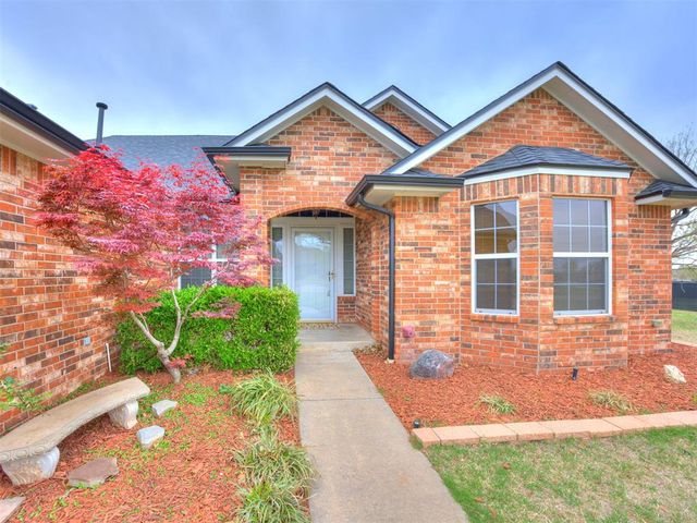 909 Whispering Creek Court, Piedmont, OK 73078