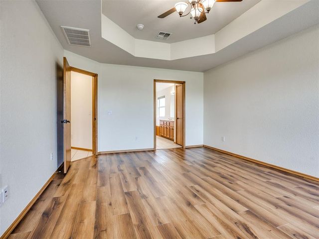 909 Whispering Creek Court, Piedmont, OK 73078