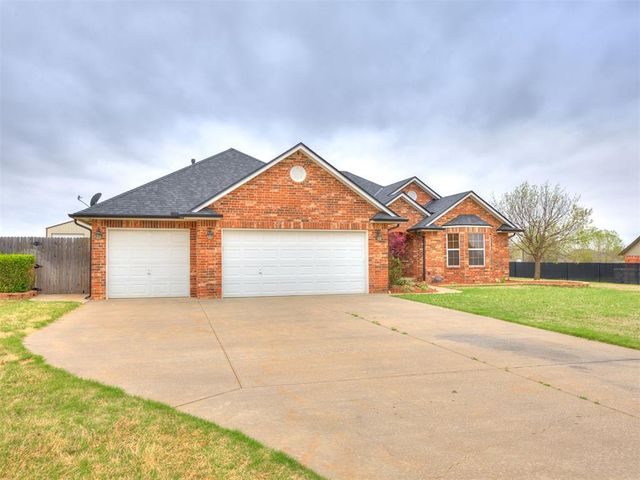 909 Whispering Creek Court, Piedmont, OK 73078