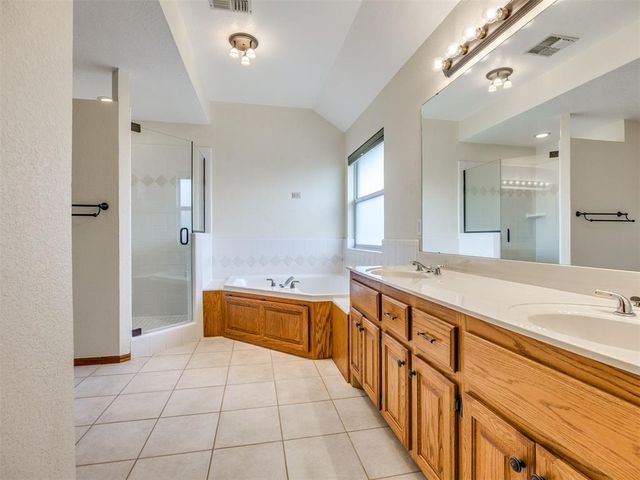 909 Whispering Creek Court, Piedmont, OK 73078