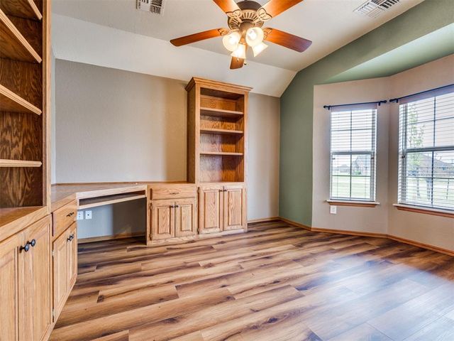 909 Whispering Creek Court, Piedmont, OK 73078