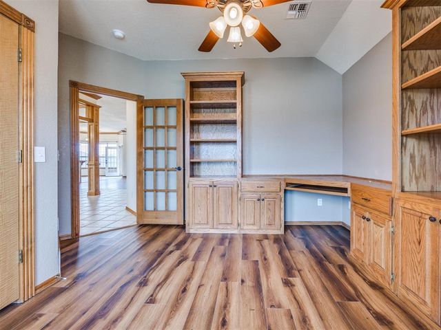 909 Whispering Creek Court, Piedmont, OK 73078