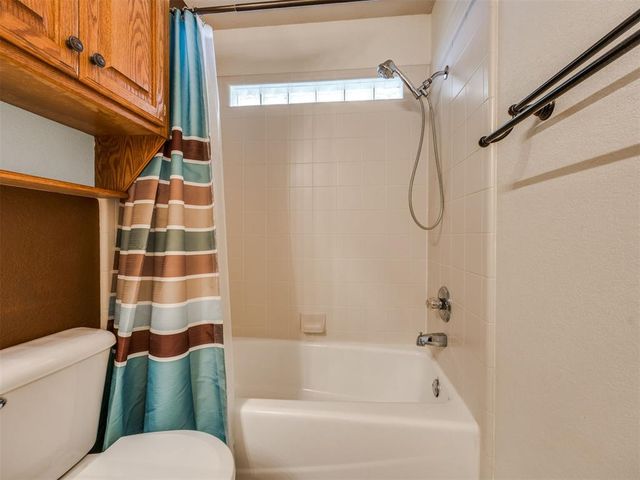 909 Whispering Creek Court, Piedmont, OK 73078