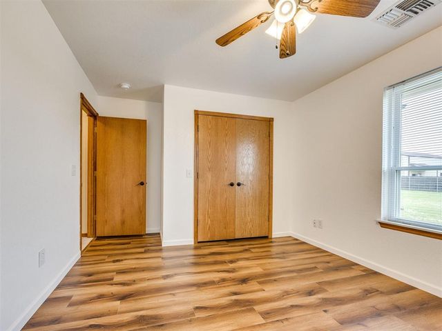 909 Whispering Creek Court, Piedmont, OK 73078