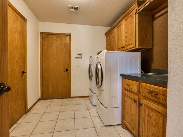 909 Whispering Creek Court, Piedmont, OK 73078