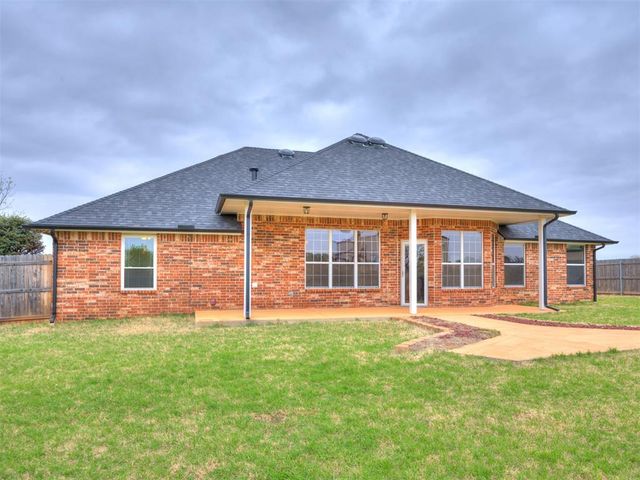 909 Whispering Creek Court, Piedmont, OK 73078