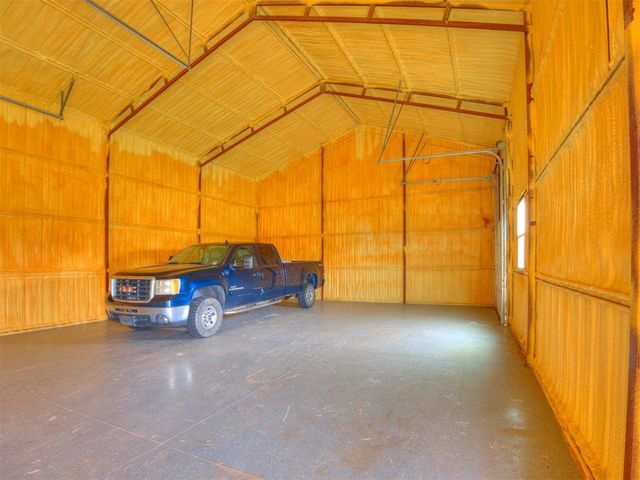 909 Whispering Creek Court, Piedmont, OK 73078