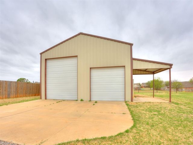 909 Whispering Creek Court, Piedmont, OK 73078