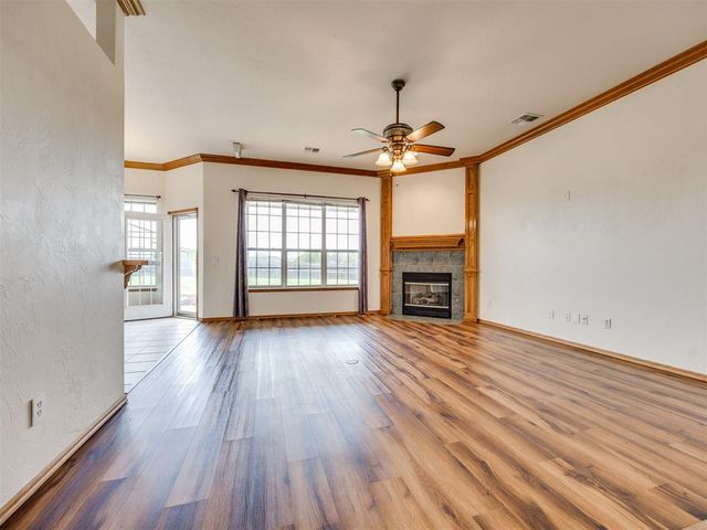909 Whispering Creek Court, Piedmont, OK 73078