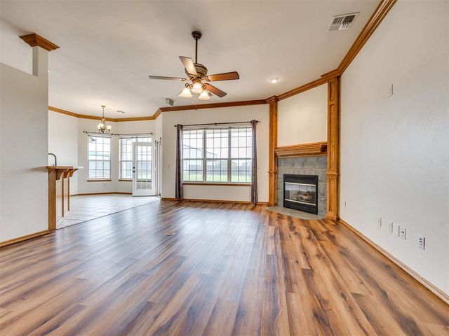 909 Whispering Creek Court, Piedmont, OK 73078