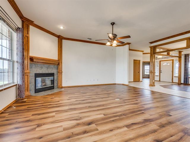 909 Whispering Creek Court, Piedmont, OK 73078