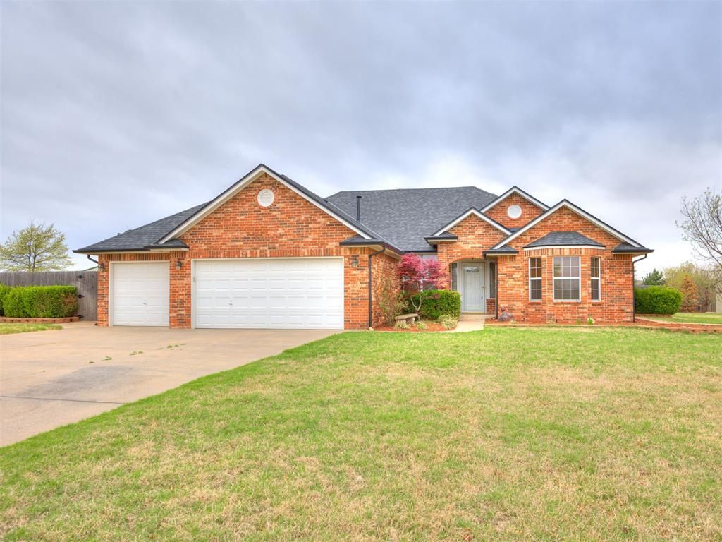 909 Whispering Creek Court, Piedmont, OK 73078